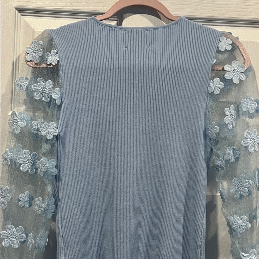 Elie Tahari Blue Pullover Sweater with Sheer Floral Sleeves Glam, Feminine S/P - Picture 10 of 16